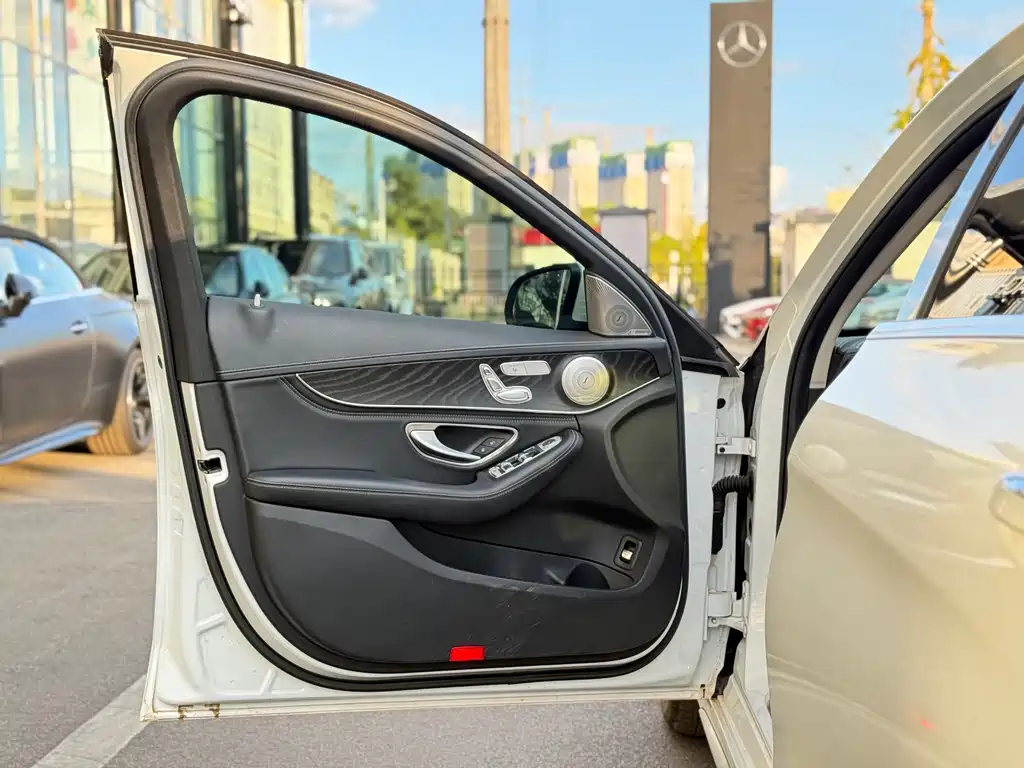 Mercedes-Benz C-Class — миниатюра 15