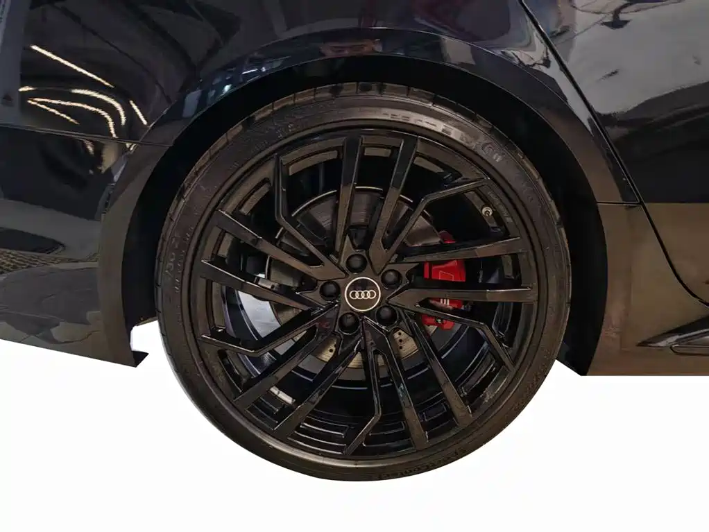 Audi RS 4 — миниатюра 7
