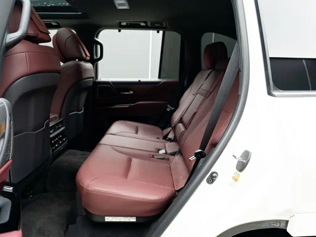 Lexus LX — миниатюра 12