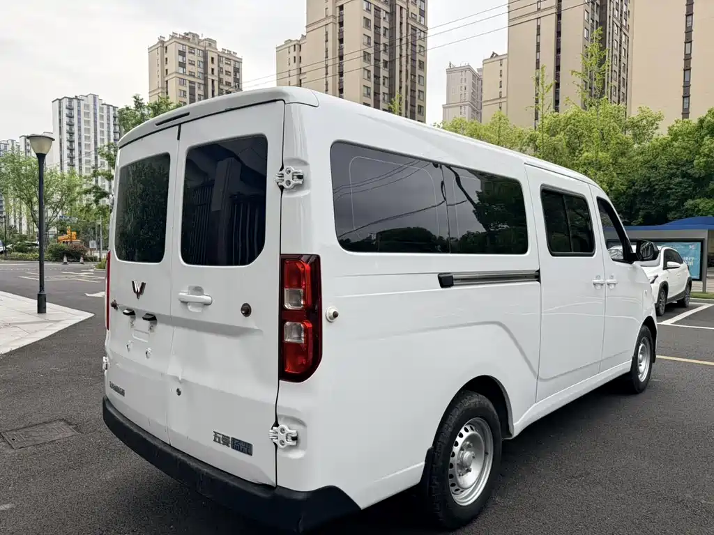 Wuling Yangguang — миниатюра 9