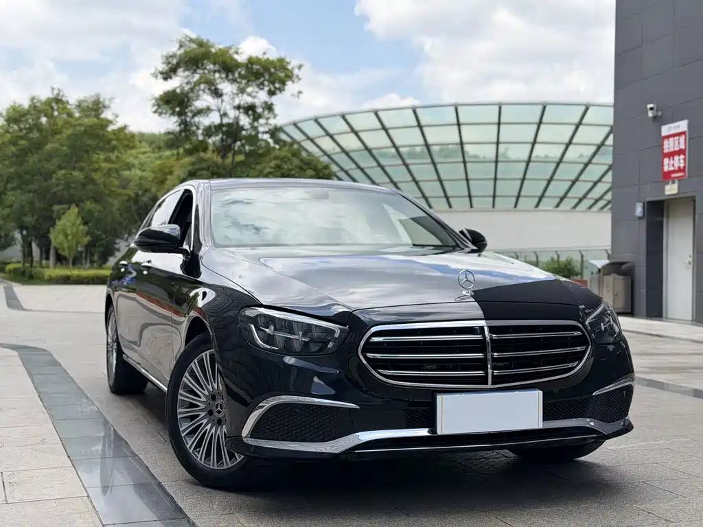 Mercedes-Benz E-Class — миниатюра 3