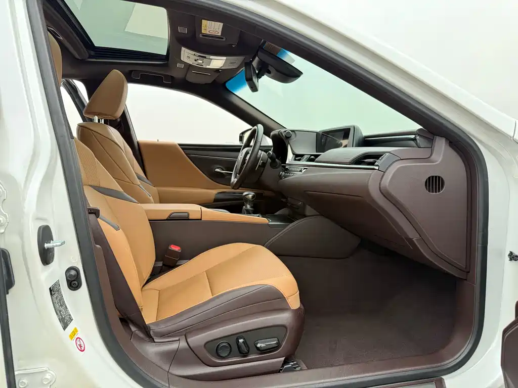 Lexus ES — миниатюра 13