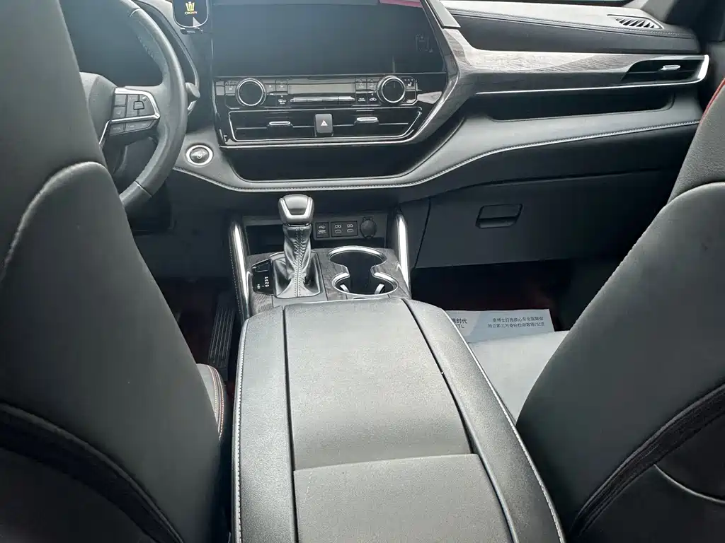 Toyota Crown Kluger — миниатюра 7