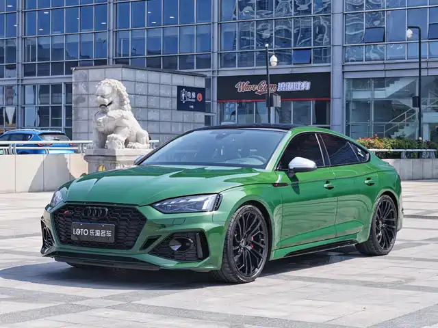 AUDI RS 5