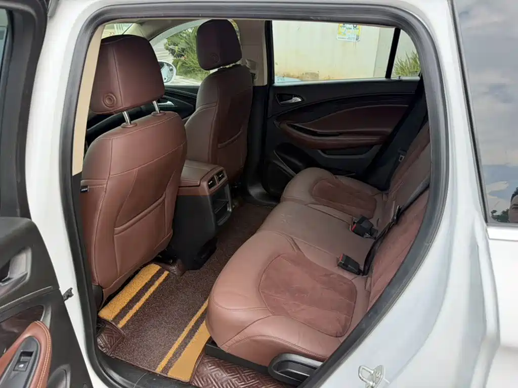 Buick Envision Plus — миниатюра 10