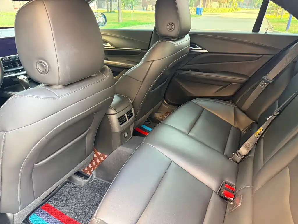 Cadillac CT4 — миниатюра 9