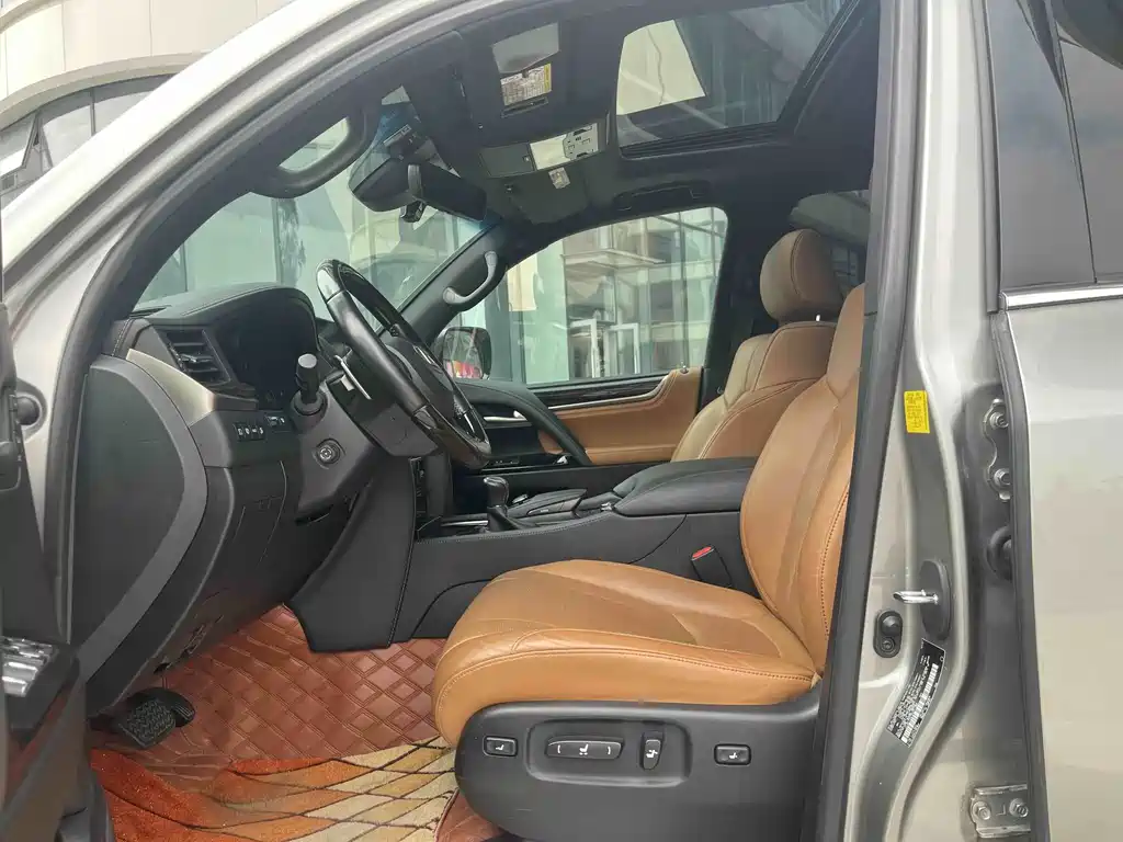 Lexus LX — миниатюра 8