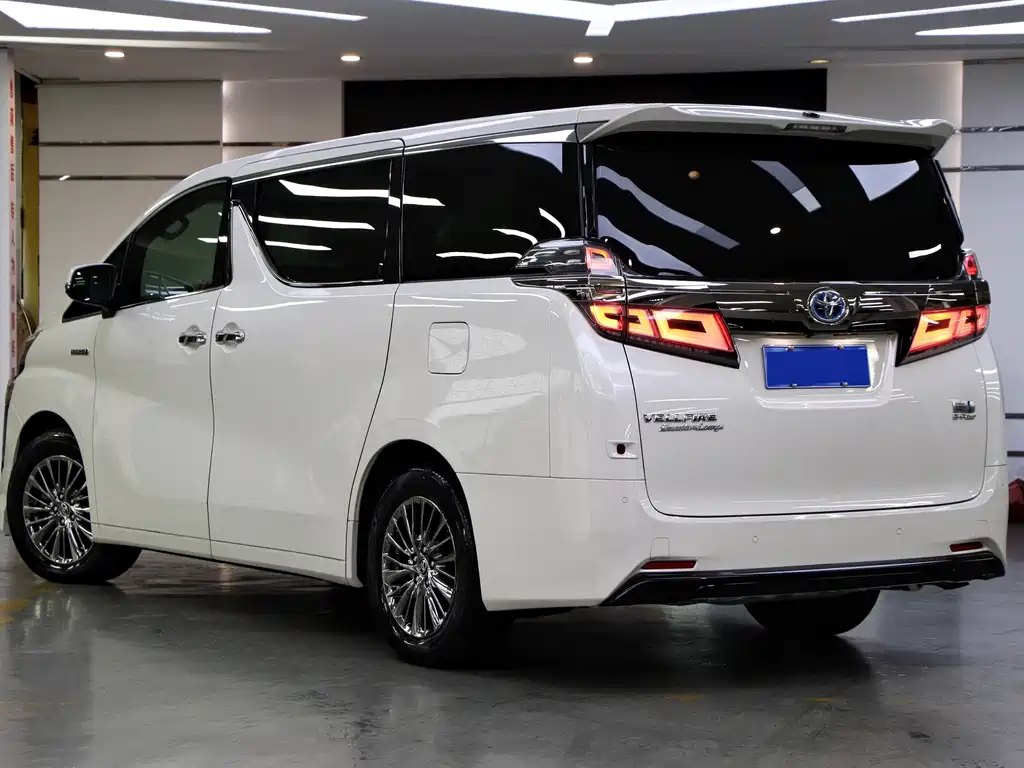 Toyota Vellfire 2019 2.5L HV Luxury