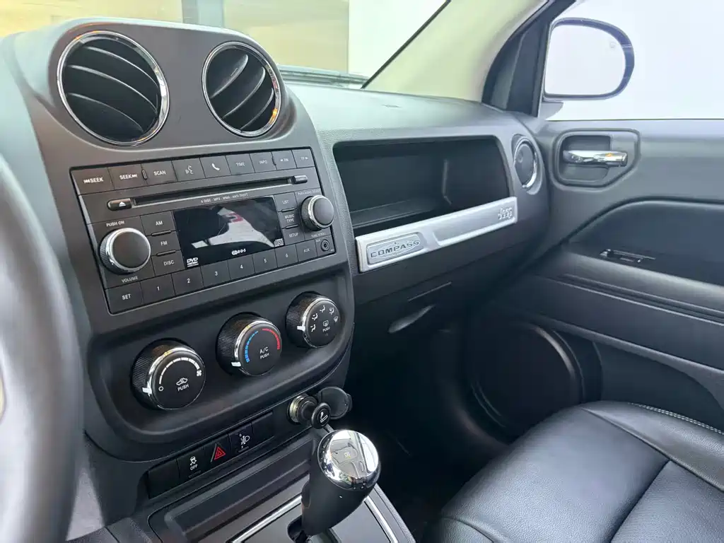 Jeep Compass (Import) — миниатюра 14