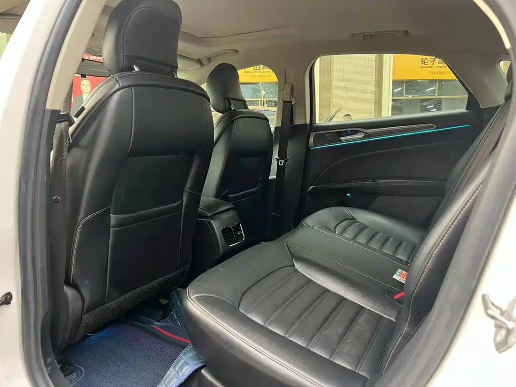 Ford Mondeo — миниатюра 5