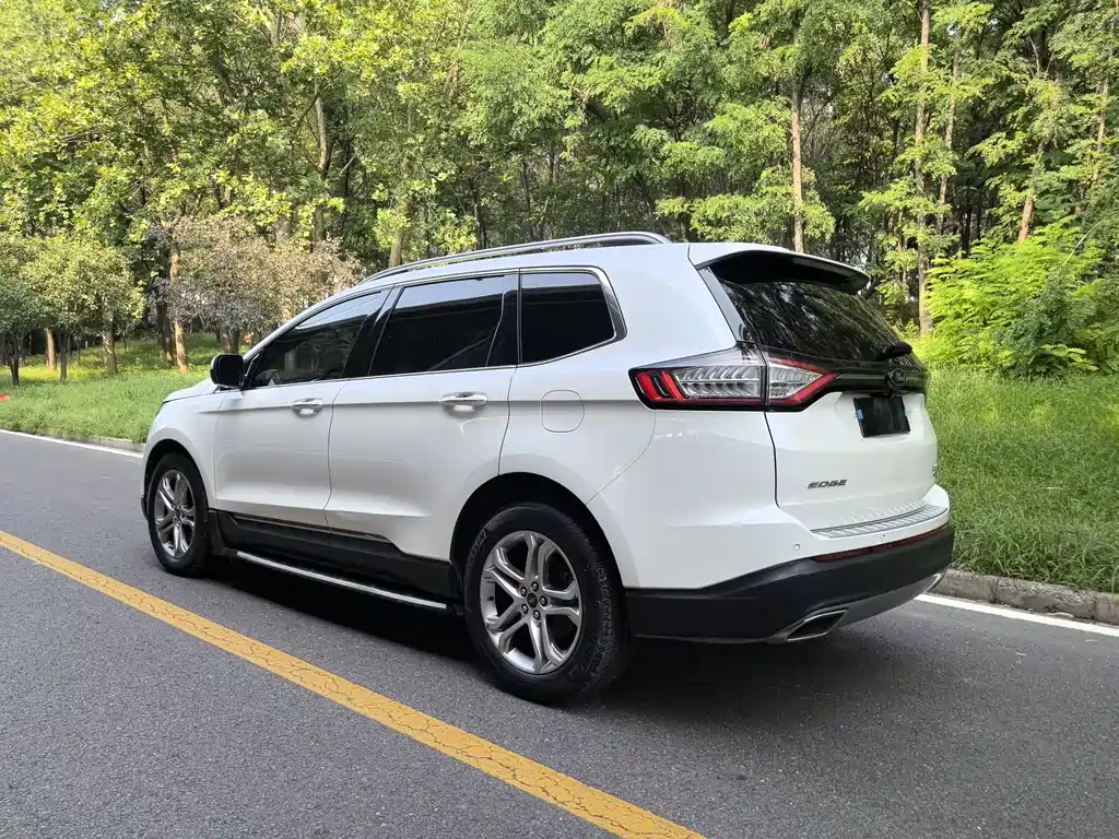 Ford Edge — миниатюра 7