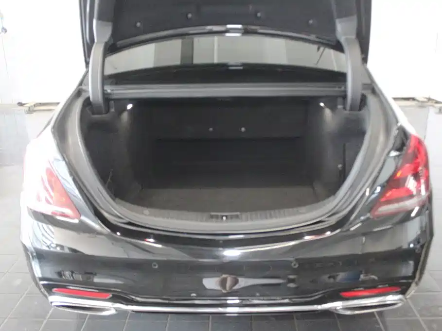 Mercedes-Benz S-Class — миниатюра 7