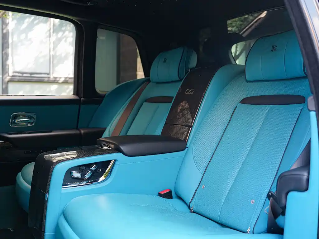 Rolls-Royce Cullinan — миниатюра 19