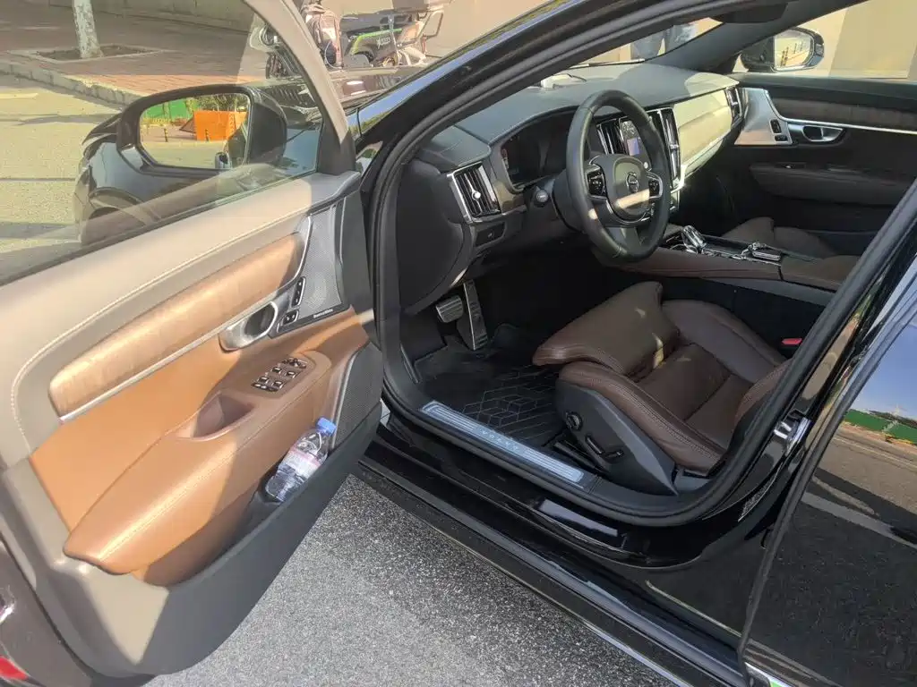 Volvo S90 — миниатюра 12
