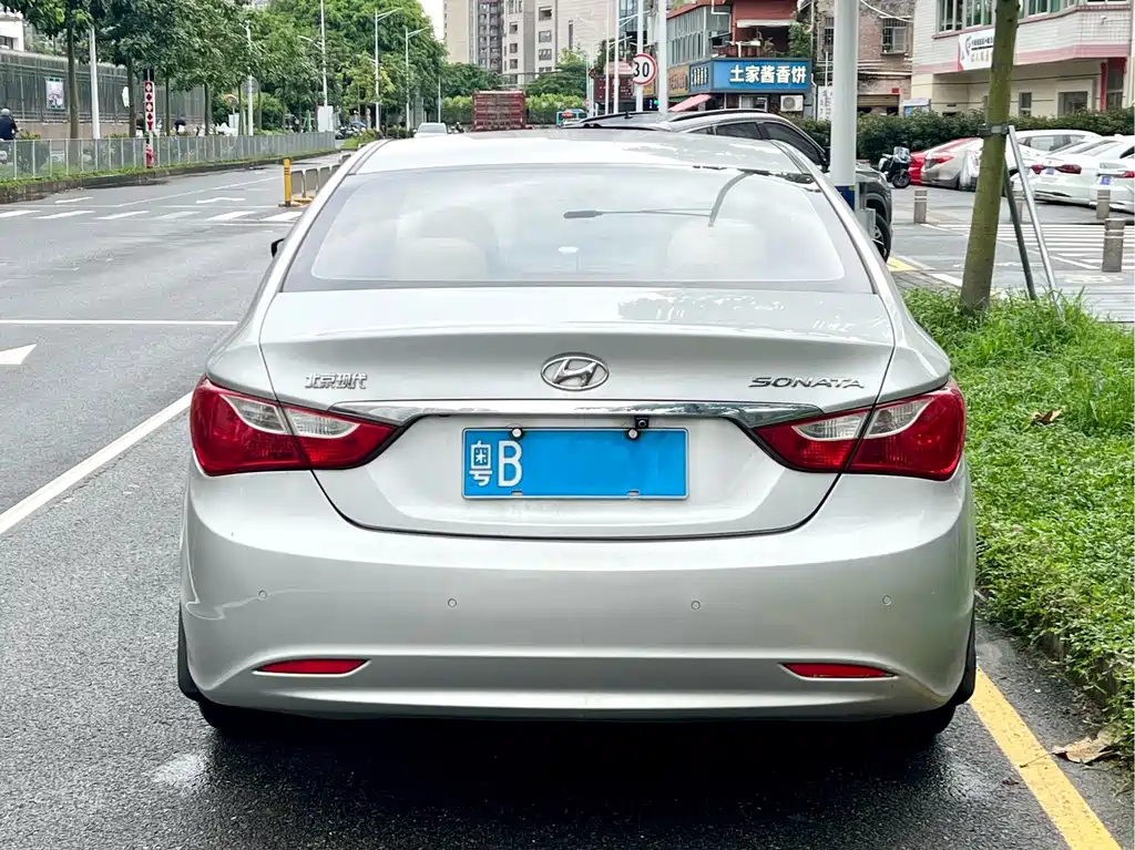 Hyundai Sonata — миниатюра 8