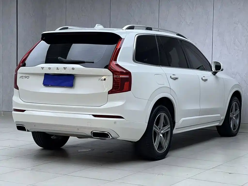 Volvo XC90 — миниатюра 10