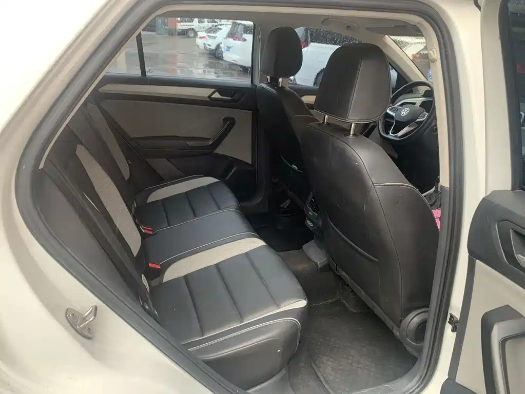 Volkswagen T-Roc — миниатюра 6