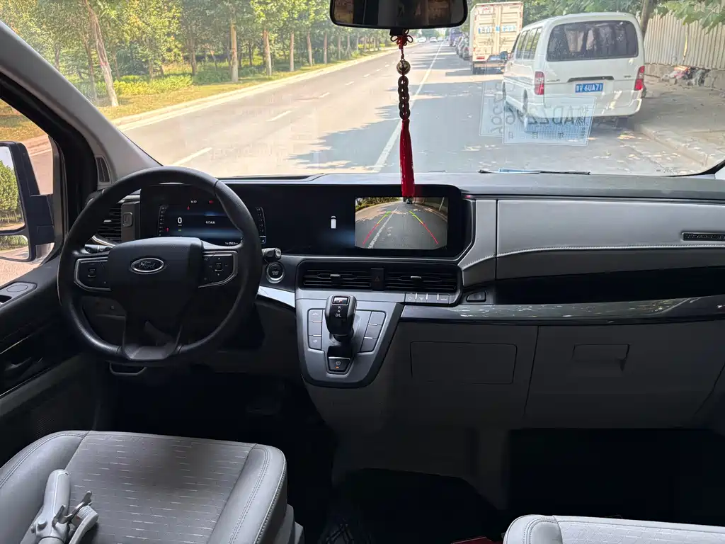 Ford Transit 2024 2.0T AT Luxury 6-9 мест