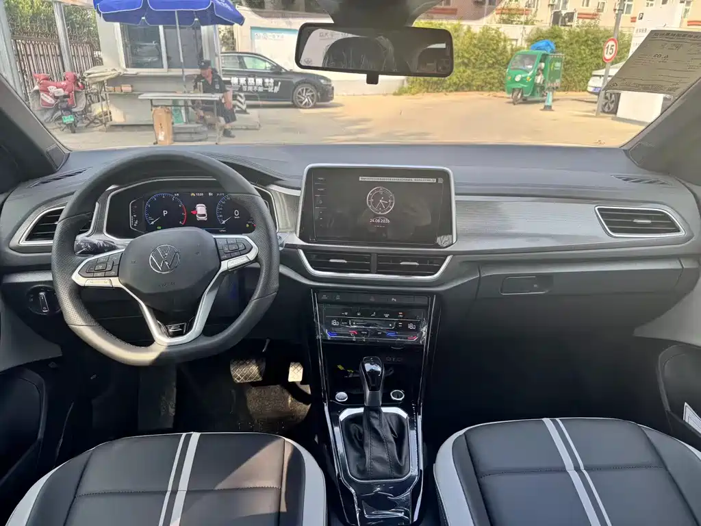 Volkswagen T-Roc 2025 300TSI DSG