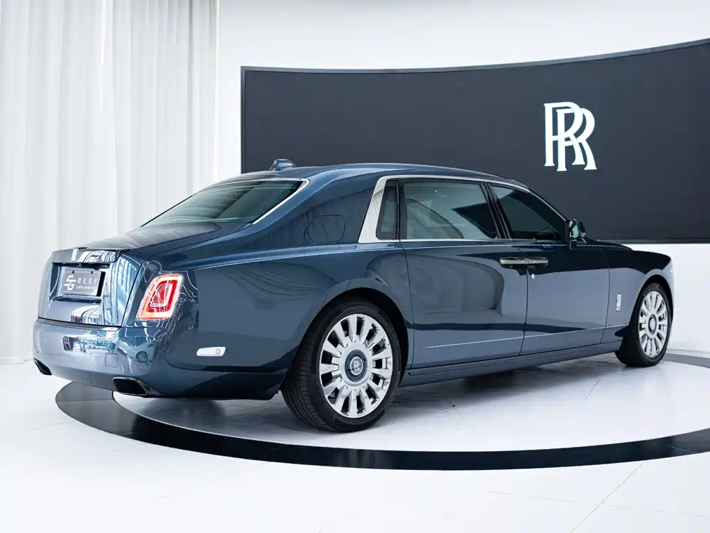 Rolls-Royce Phantom — миниатюра 4