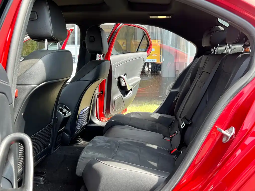Mercedes-Benz A-Class — миниатюра 8