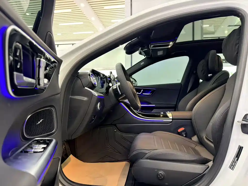 Mercedes-Benz C-Class — миниатюра 6