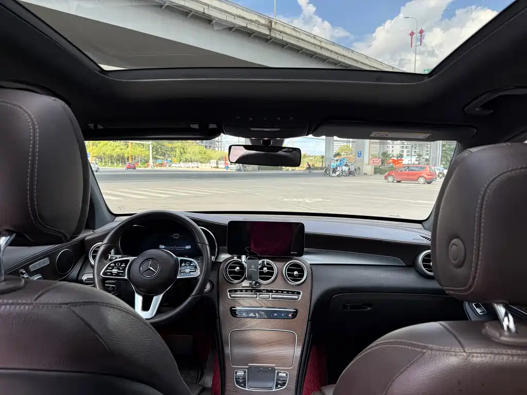 Mercedes-Benz GLC — миниатюра 9