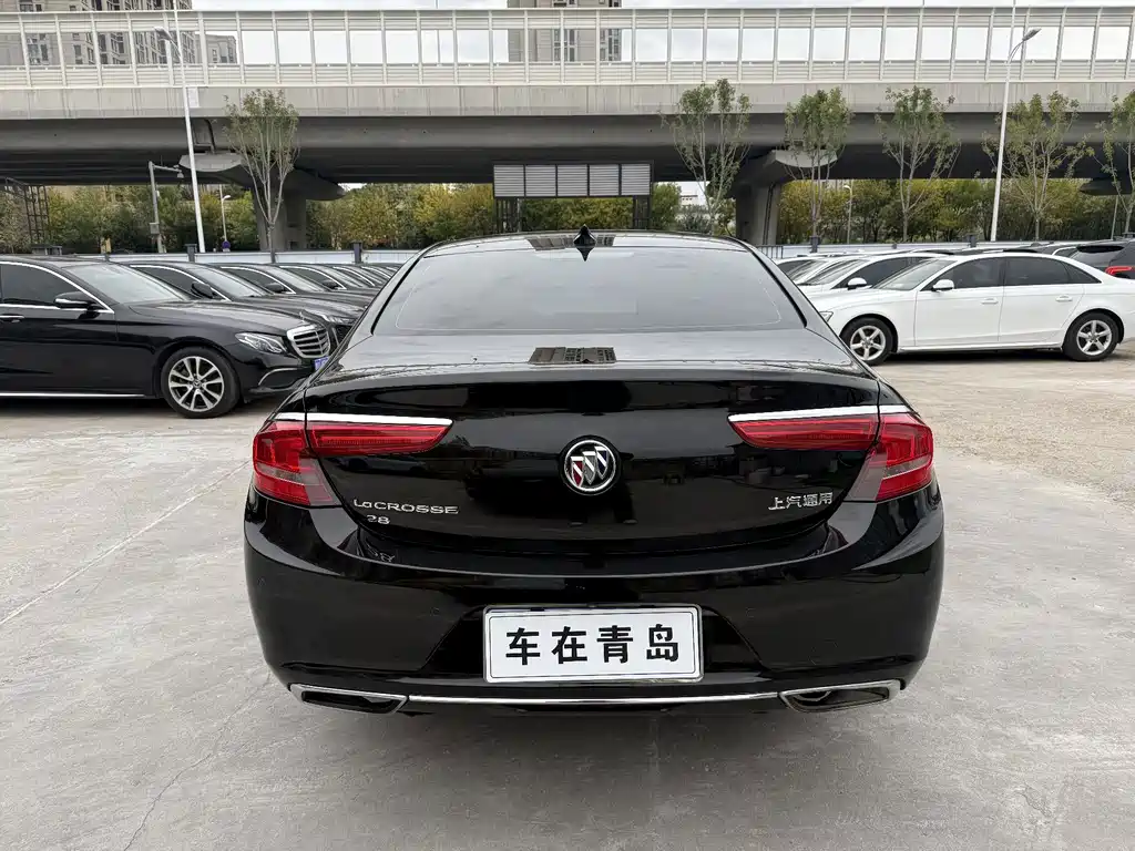 Buick LaCrosse — миниатюра 10