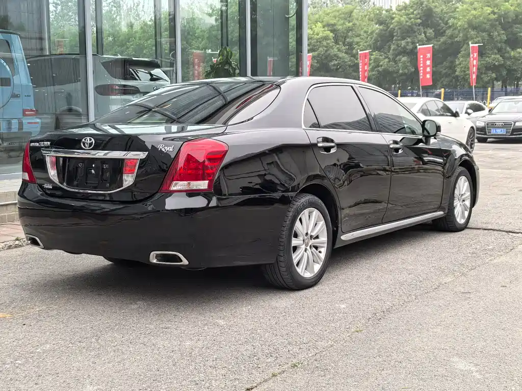 Toyota Crown 2010 2.5L Royal