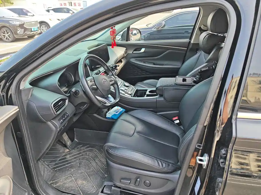 Hyundai Santa Fe — миниатюра 8