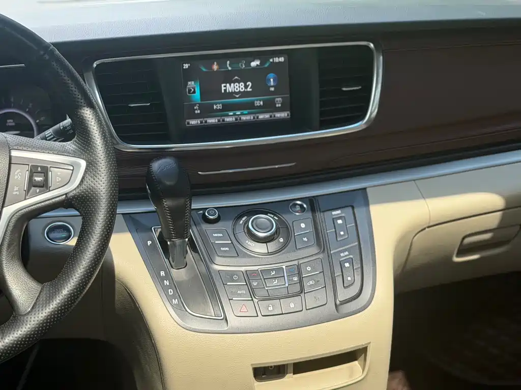 Buick GL8 — миниатюра 13
