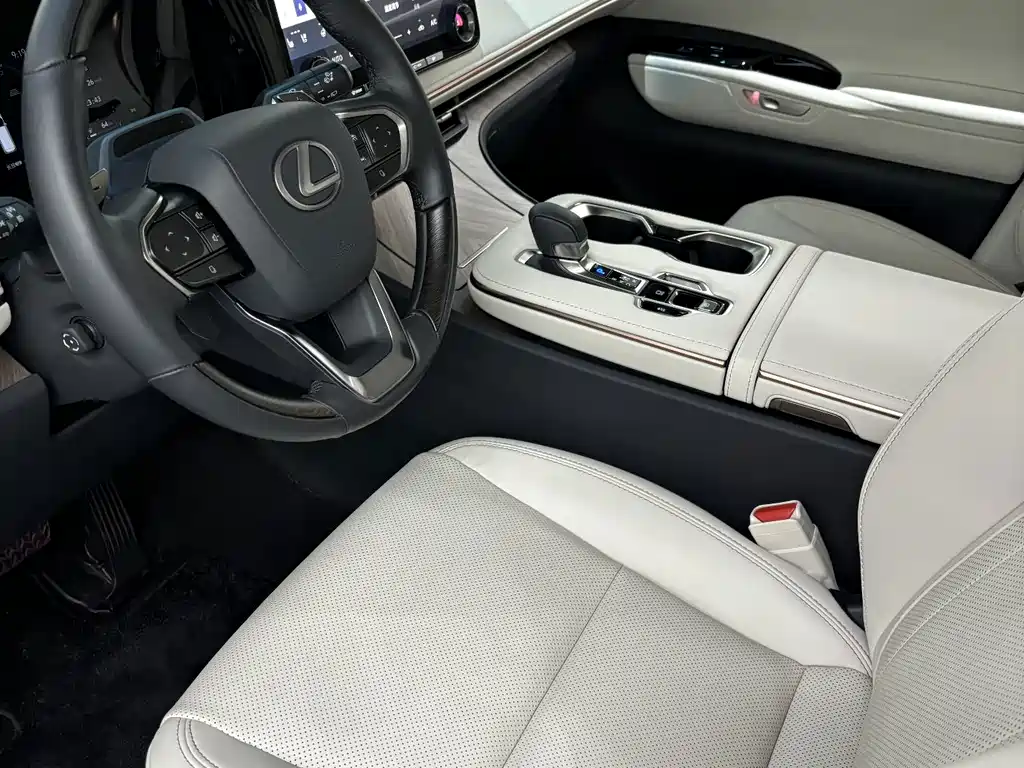 Lexus LM — миниатюра 4