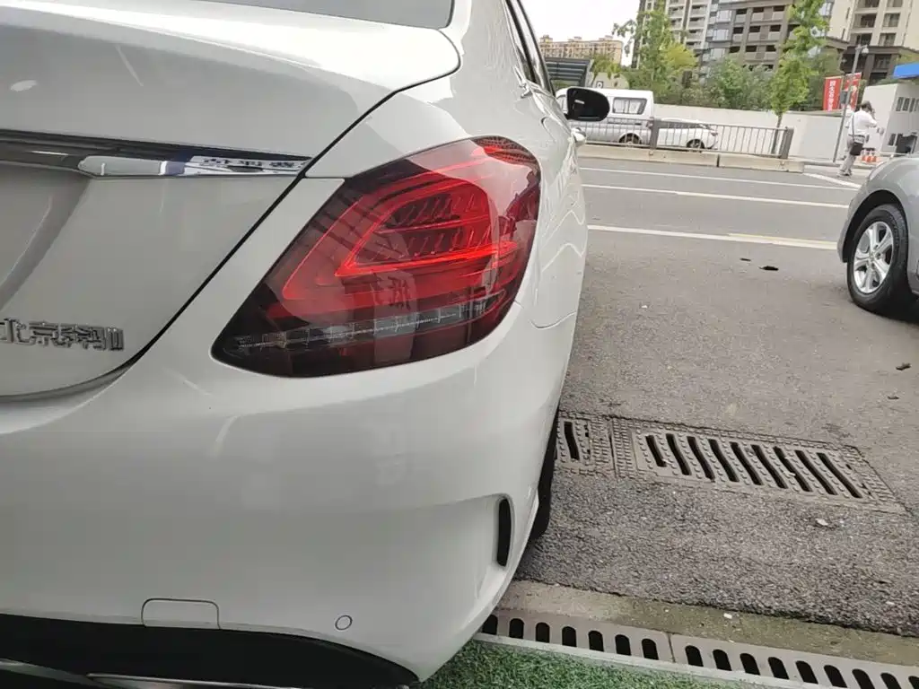 Mercedes-Benz C-Class — миниатюра 8
