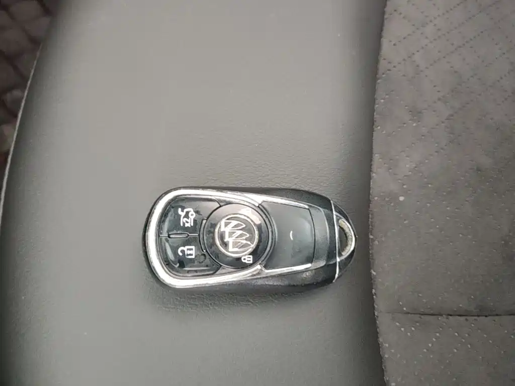 Buick Verano — миниатюра 9