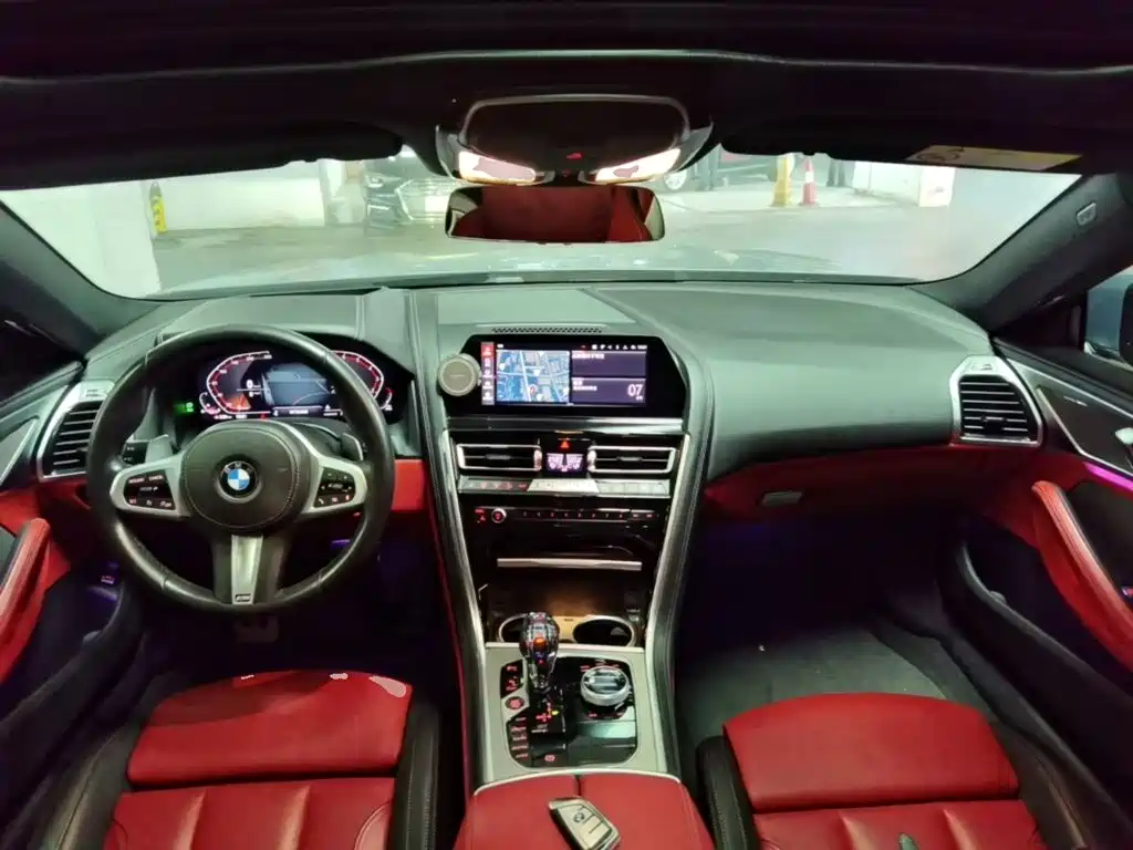 BMW 8 Series — миниатюра 10