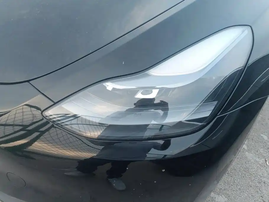 Tesla Model Y — миниатюра 5