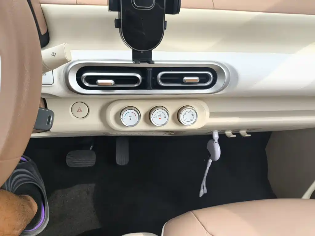 Wuling MINIEV — миниатюра 9