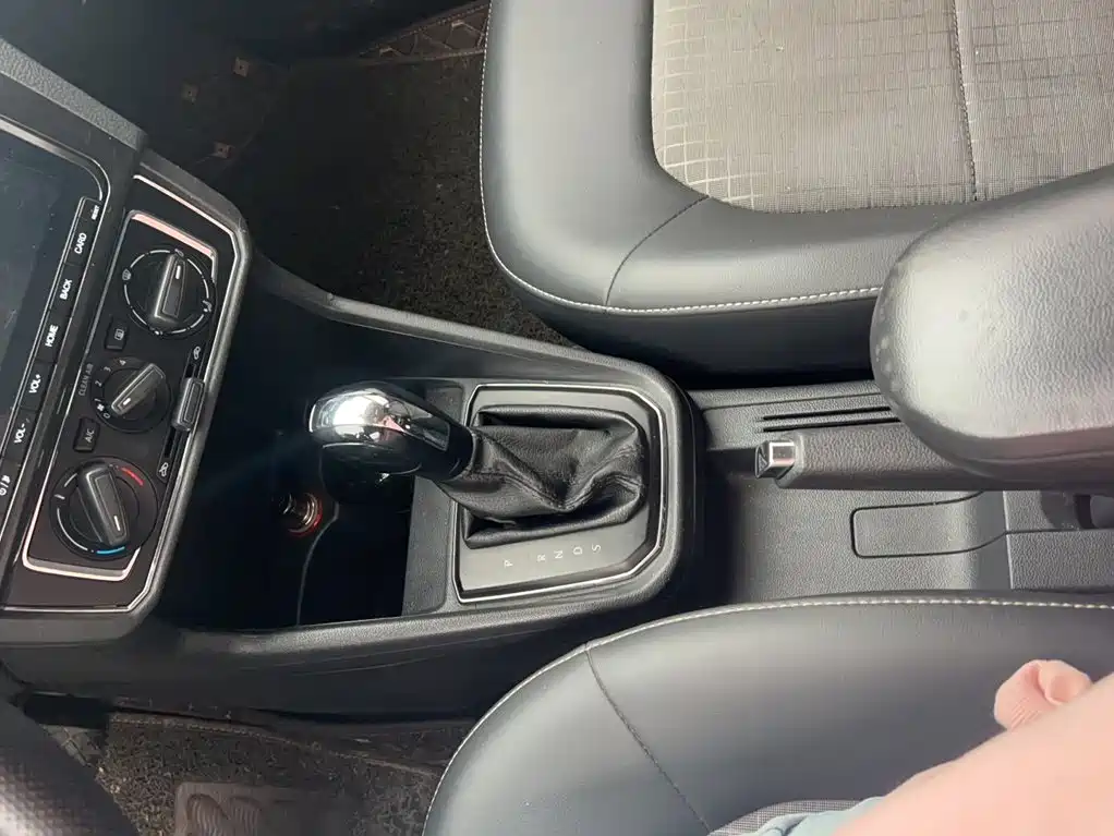 Volkswagen Santana — миниатюра 14