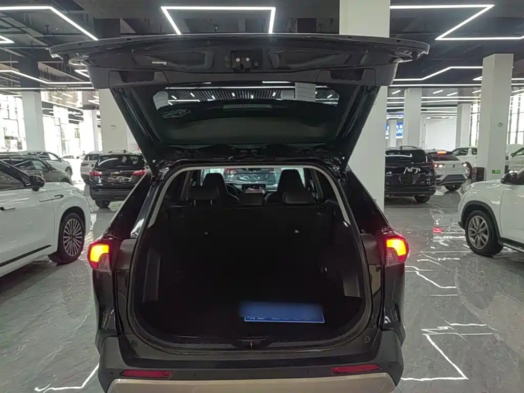 Toyota RAV4 — миниатюра 19