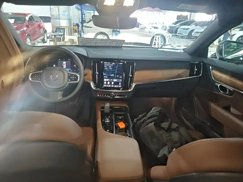 Volvo S90 — миниатюра 10