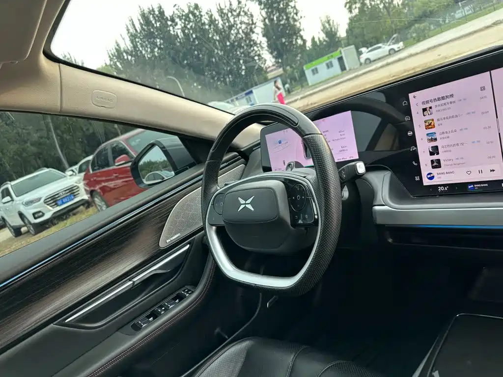 XPeng P7 — миниатюра 16