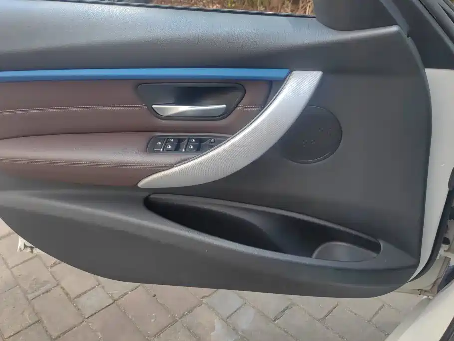 BMW 3 Series — миниатюра 7