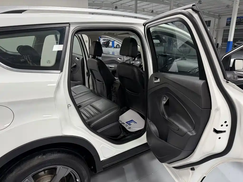 Ford Kuga — миниатюра 11