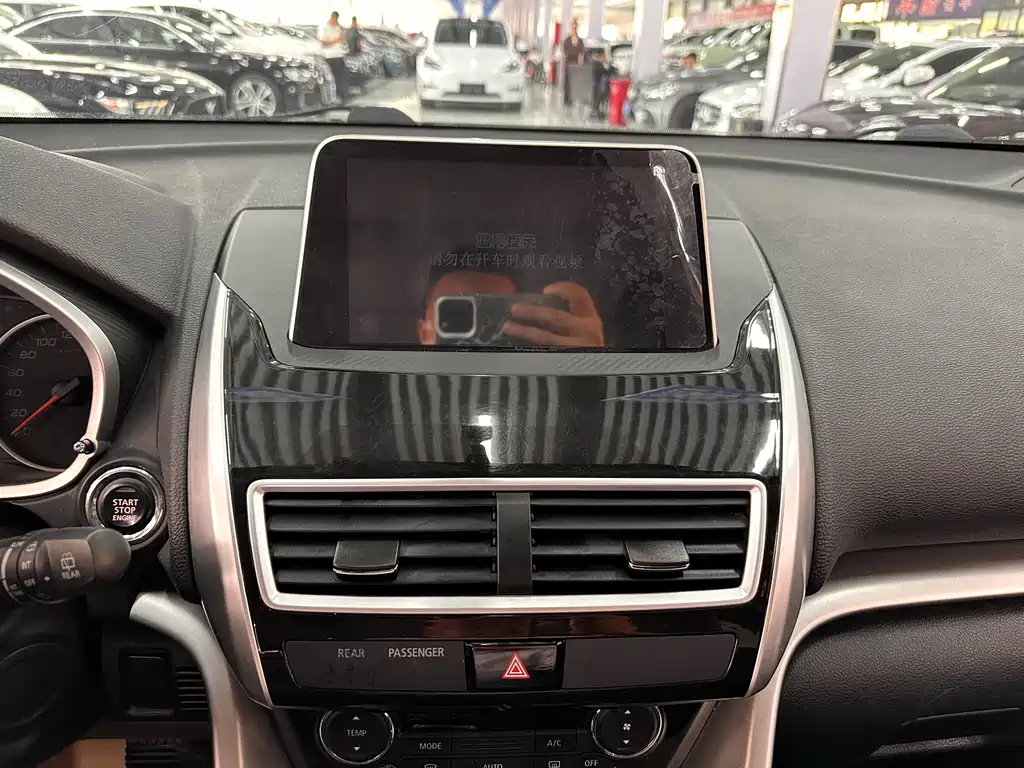 Mitsubishi Eclipse Cross — миниатюра 13