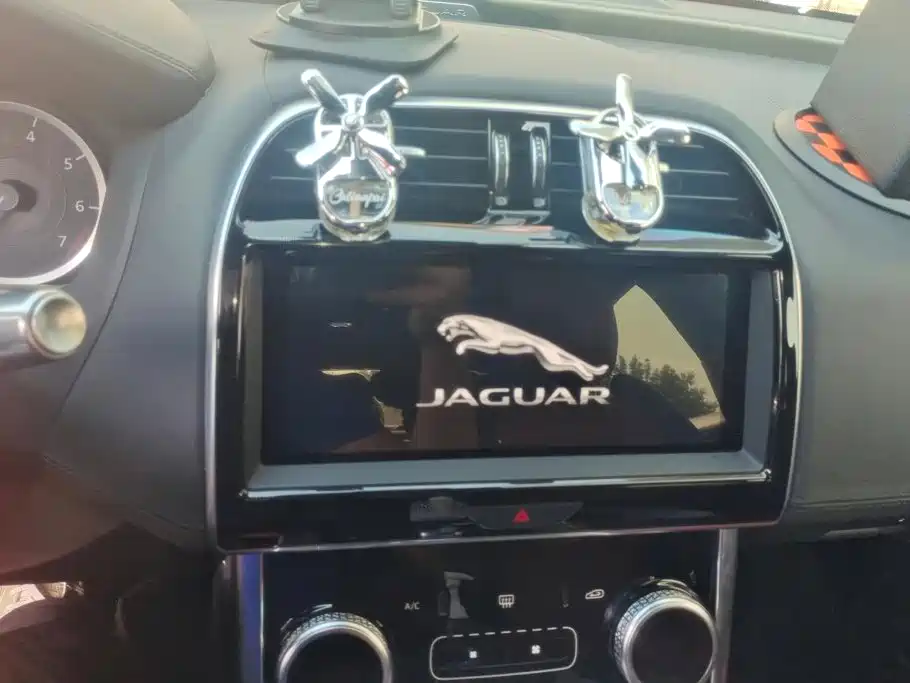 Jaguar XEL — миниатюра 13