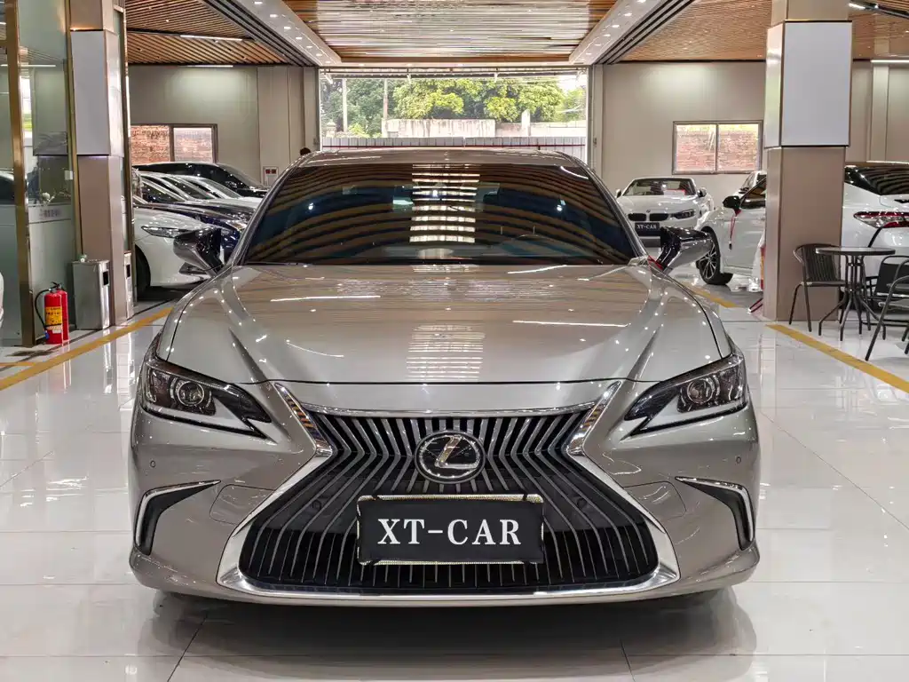 Lexus ES 2020 200