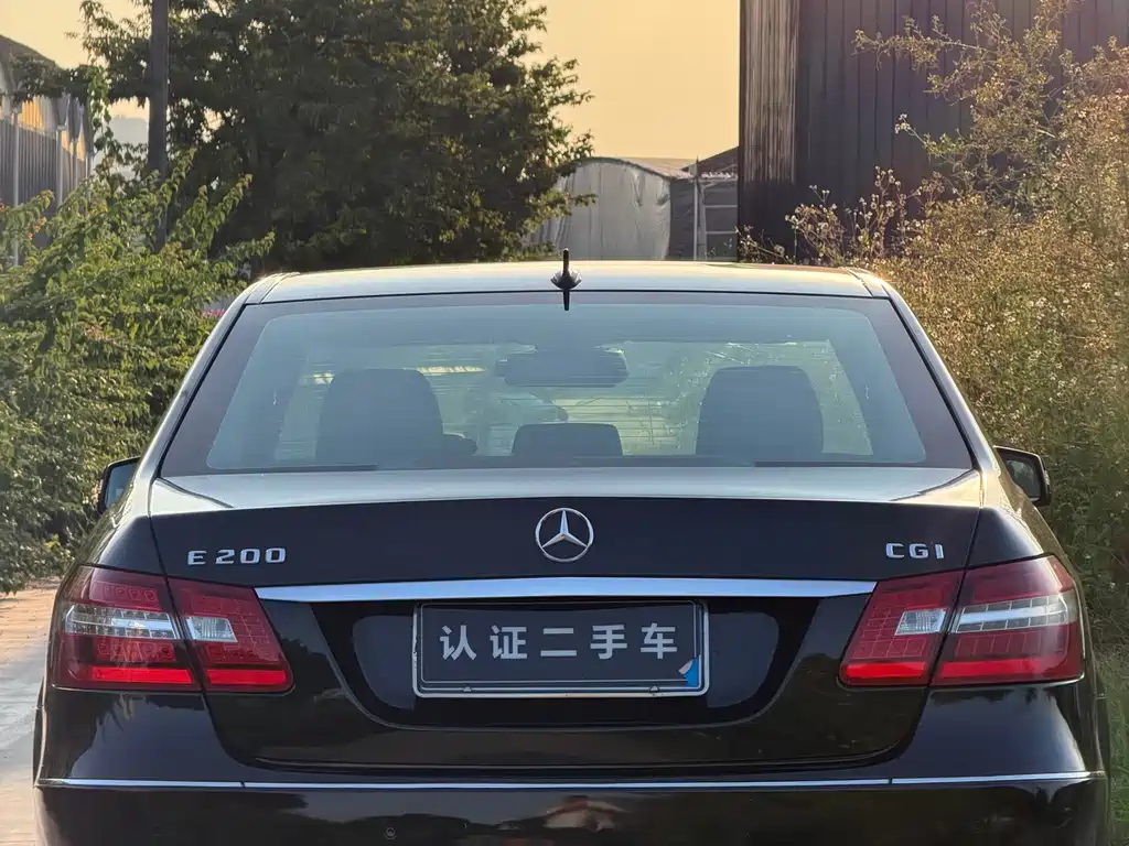 Mercedes-Benz E-Class (Import) — миниатюра 11