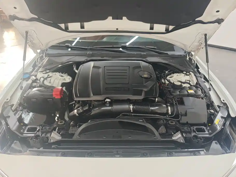 Jaguar XEL — миниатюра 10