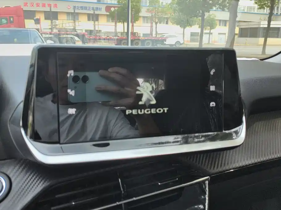 Peugeot 2008 — миниатюра 13