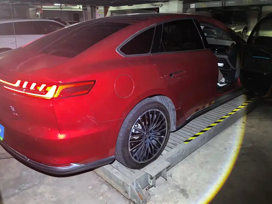 BYD Han — миниатюра 3